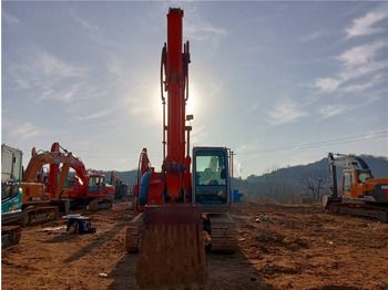 Ekskavator perayap HITACHI ZX135