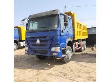 Truk jungkit SINOTRUK HOWO