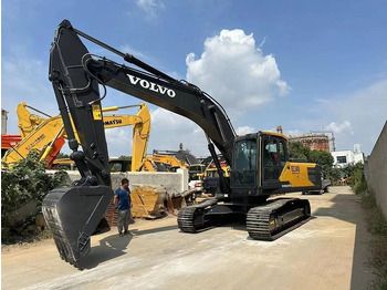 Ekskavator perayap VOLVO EC240D