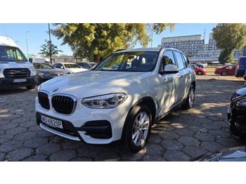 Mobil SUV BMW