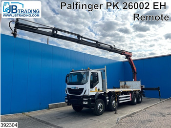 Truk flatbed IVECO Trakker