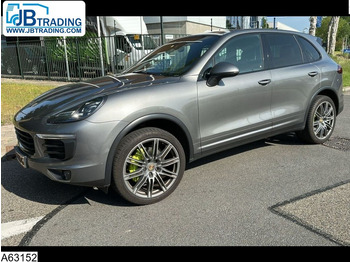 Mobil PORSCHE