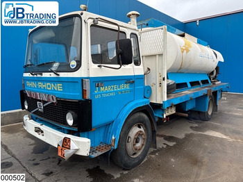 Truk tangki VOLVO