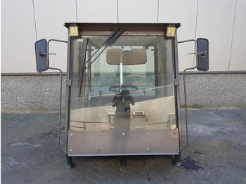 Kabin dan interior AHLMANN