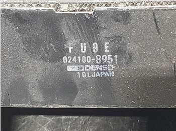 Bingkai/ Sasis untuk Peralatan konstruksi Denso FU9E-Airco condenser/Klimakondensator/Airco: gambar 4 Bingkai/ Sasis untuk Peralatan konstruksi Denso FU9E-Airco condenser/Klimakondensator/Airco: gambar 4