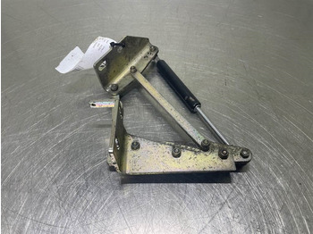 Bingkai/ Sasis untuk Peralatan konstruksi Schaeff SKL834-0451019030-Hinge right/Scharnier: gambar 3 Bingkai/ Sasis untuk Peralatan konstruksi Schaeff SKL834-0451019030-Hinge right/Scharnier: gambar 3