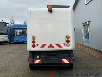 Leasing  Ravo 540 3 Besensystem Sweeper + Sprühen 50 Km/h Ravo 540 3 Besensystem Sweeper + Sprühen 50 Km/h: gambar 4