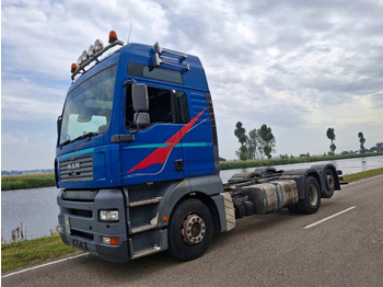 Truk sasis MAN TGA 26.390