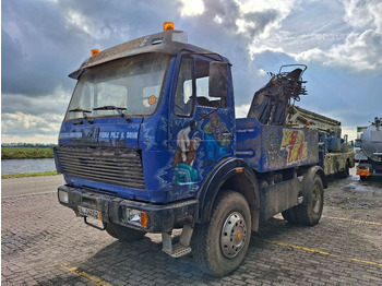 Truk flatbed MERCEDES-BENZ