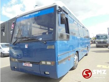 Bus pinggiran kota