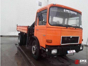 Truk jungkit MAN