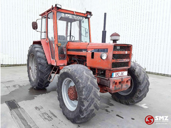 Traktor RENAULT