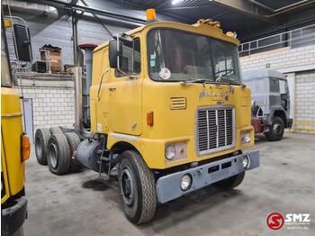 Tractor head MACK