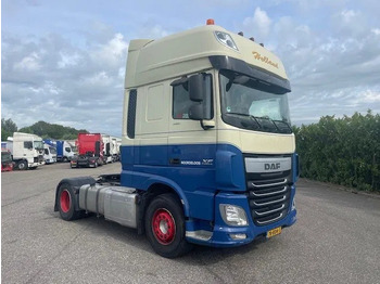 Tractor head DAF XF 460