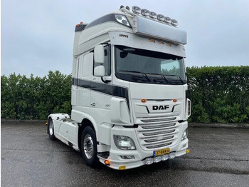 Tractor head DAF XF 530