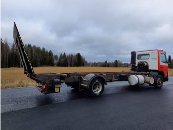 Pengangkut kontainer/ Container truck Volvo FM12: gambar 5
