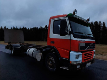 Pengangkut kontainer/ Container truck Volvo FM12: gambar 2
