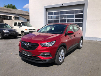 Mobil SUV OPEL