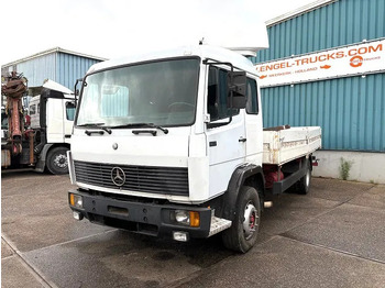 Truk flatbed MERCEDES-BENZ