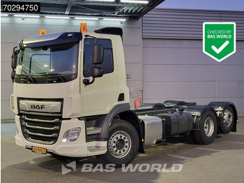 Truk sasis DAF CF