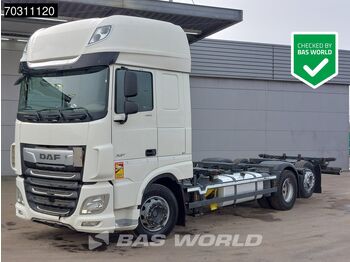 Pengangkut kontainer/ Container truck DAF XF 480
