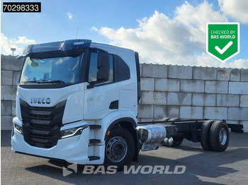 Truk sasis IVECO S-WAY