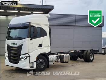 Truk sasis IVECO S-WAY