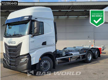 Pengangkut kontainer/ Container truck IVECO S-WAY