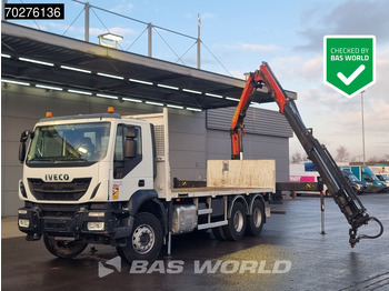 Truk flatbed IVECO Trakker