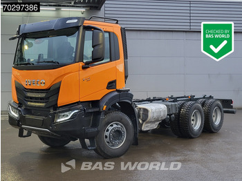 Truk sasis IVECO X-WAY