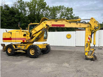 Ekskavator roda LIEBHERR A 900