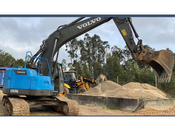 Ekskavator perayap VOLVO ECR235DL