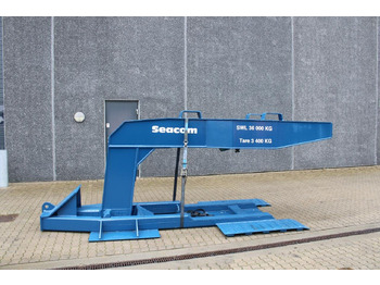 Peralatan pelabuhan SEACOM