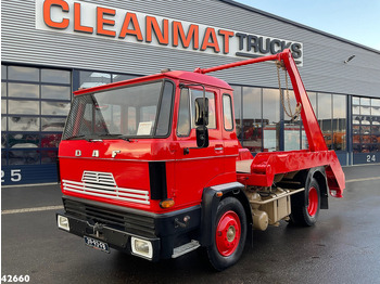 Truk skip loader DAF