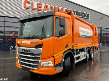 Truk sampah DAF XD 300