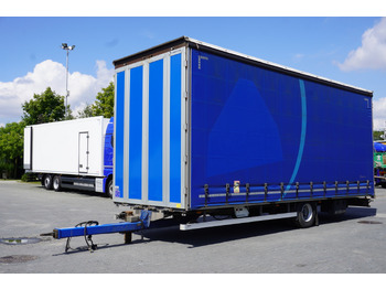 Trailer dengan terpal samping