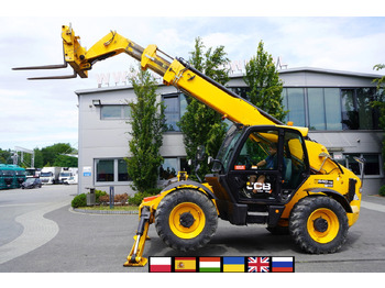 Loader depan teleskopik JCB