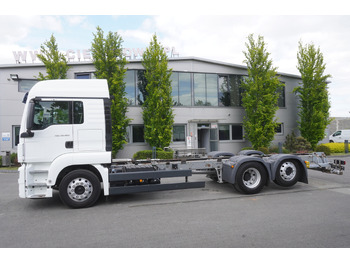 Truk sasis MAN TGS 26.420 / 7.5 m chassis / 14.5 t load cap. / Sleeping cab: gambar 2