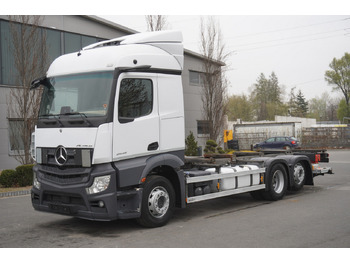 Pengangkut kontainer/ Container truck MERCEDES-BENZ Actros 2545