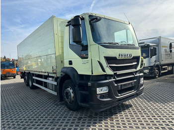Truk minuman IVECO Stralis