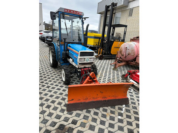 Traktor kota MITSUBISHI