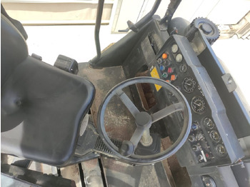 Roller jalan Dynapac CC232HF: gambar 5 Roller jalan Dynapac CC232HF: gambar 5