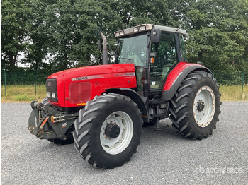Traktor MASSEY FERGUSON 8200 series