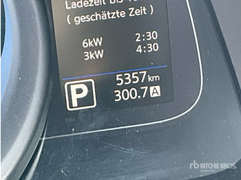 Truk flatbed 2021 Nissan e-NV200 4x2 Electric Flatbed Truck: gambar 2