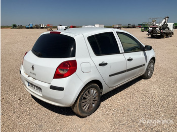 Mobil 2008 Renault Clio 1.5D (Inoperable) Automobile: gambar 4