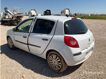 Mobil 2008 Renault Clio 1.5D (Inoperable) Automobile: gambar 3