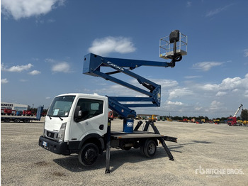 Platform udara yang dipasang di truk NISSAN