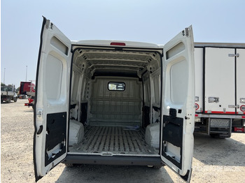 Van kecil 2017 Peugeot Boxer 333 L2H2 2.0 BLUEHDI 130CV Van Truck: gambar 4
