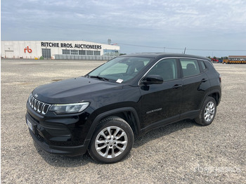 Mobil SUV JEEP