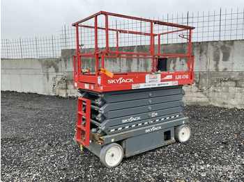 Scissor lifts SKYJACK